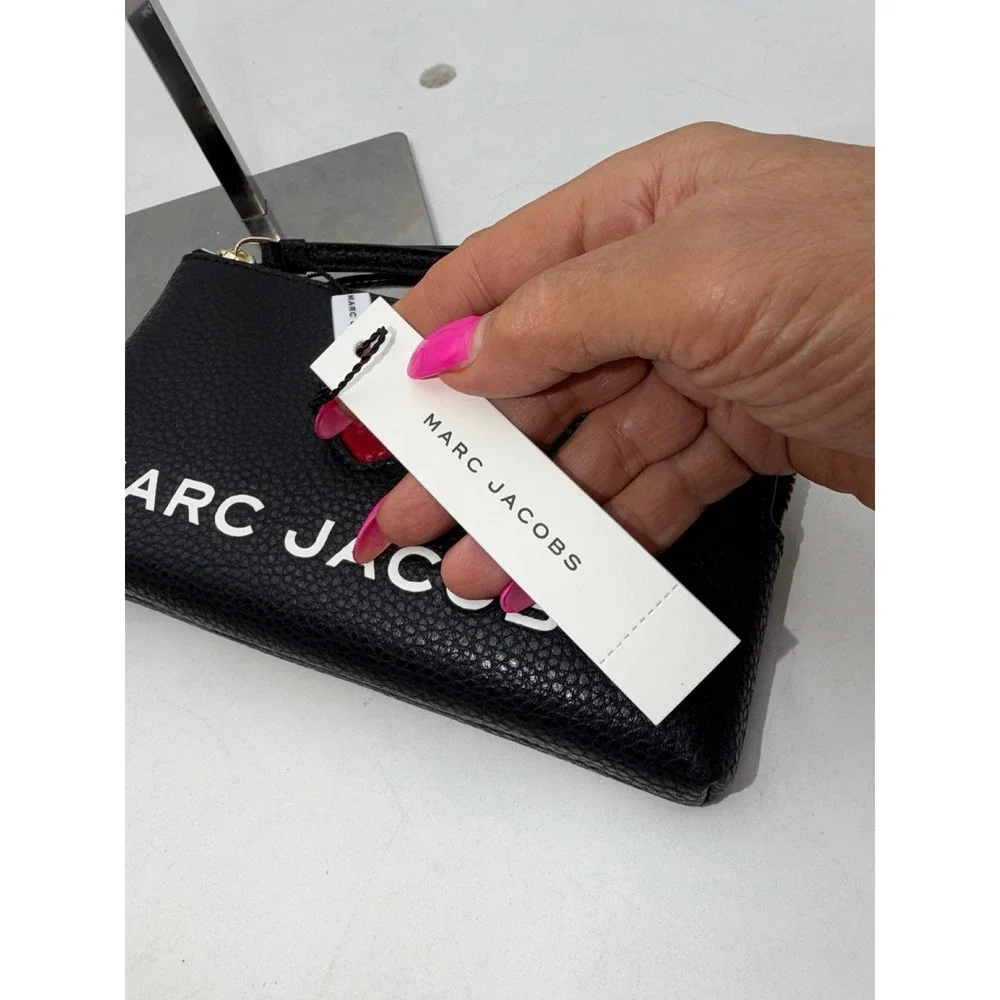 Marc Jacobs Black Pebbled Leather Heart Logo Wristlet Pouch 4R5SCP095S01-002